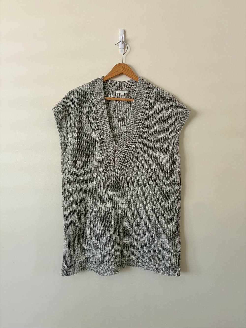 COS Chunky V-Neck Sleeveless Sweater Vest - Green Gray